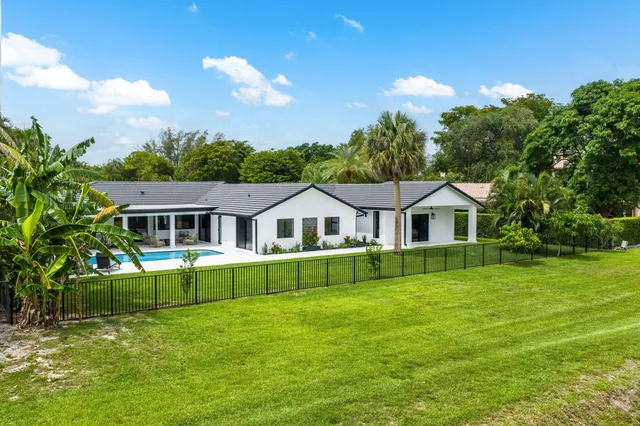 $2,725,000 | 6901 Giralda Circle, Boca Raton, FL 33433