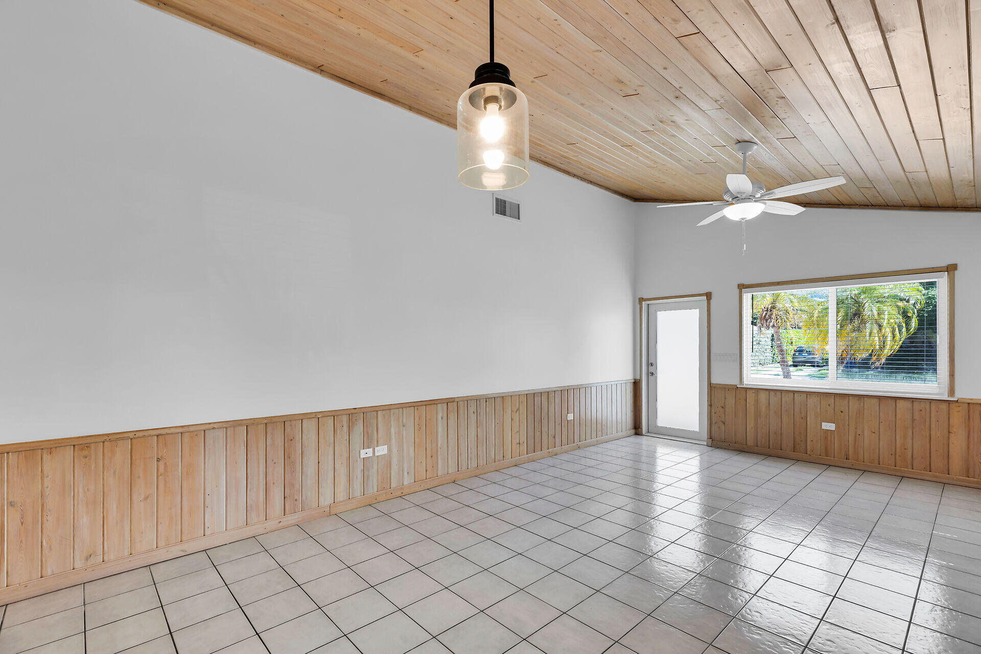 320 Sound Drive Key Largo, FL 33037 - Photo 20 of 48 an empty room with windows