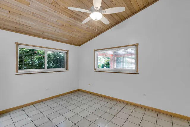 a view of a livingroom with an empty space