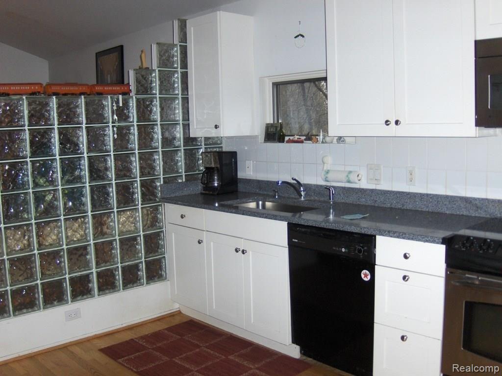 2044 Devonshire Road Bloomfield Hills, MI 48302 - Photo 10 of 34 Kitchen more