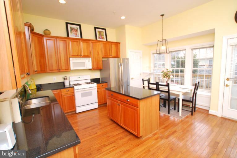 334 Hart Road Gaithersburg, MD 20878 - Photo 1 of 25 Kitchen