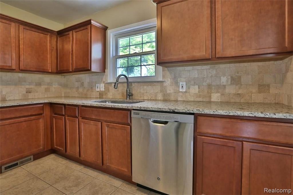 3205 John R Street Trenton, MI 48183 - Photo 10 of 24