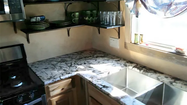 a view of empty room with window