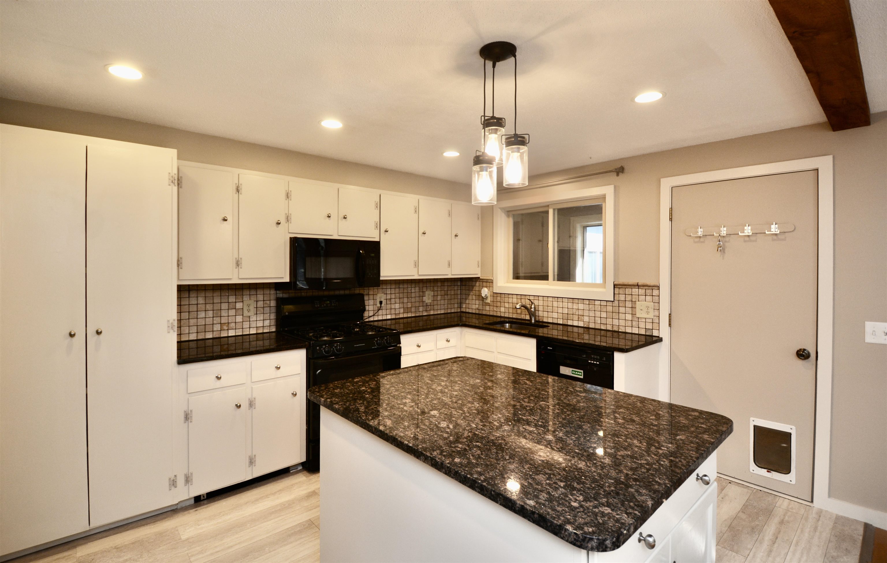 51 Rd Round The Lake Grantham, NH 03753 - Photo 7 of 23