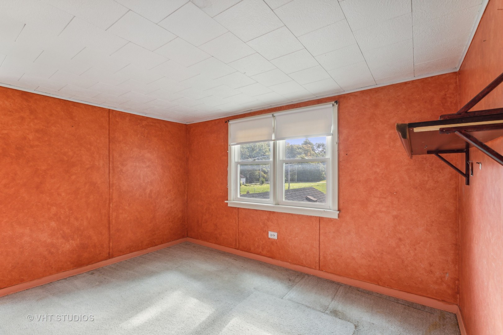 1200 Bayview Road Fox River Grove, IL 60021 - Photo 11 of 21 an empty room with a window
