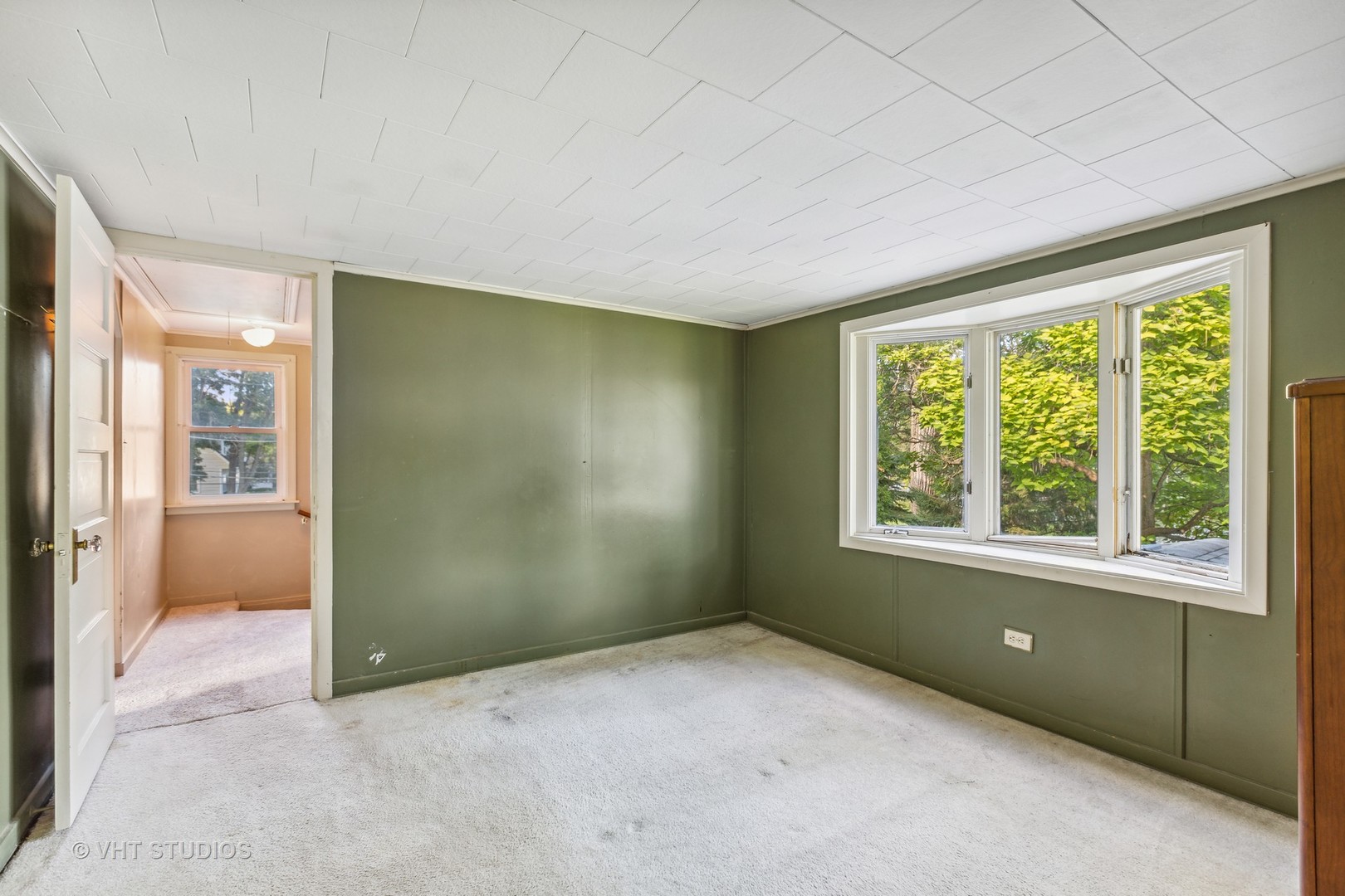 1200 Bayview Road Fox River Grove, IL 60021 - Photo 10 of 21 an empty room with a window