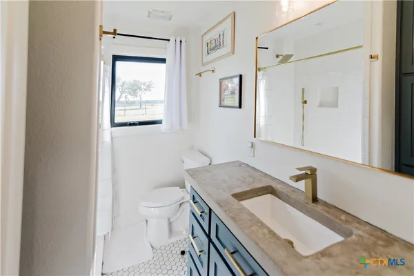 $319,000 | 522 Mulberry Road, Cuero, TX 77954