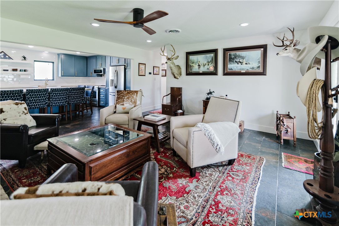 522 Mulberry Road Cuero, TX 77954 - Photo 2 of 32