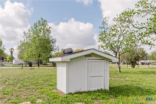 $319,000 | 522 Mulberry Road, Cuero, TX 77954