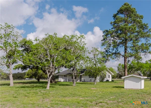 $319,000 | 522 Mulberry Road, Cuero, TX 77954