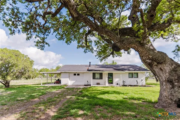 $319,000 | 522 Mulberry Road, Cuero, TX 77954