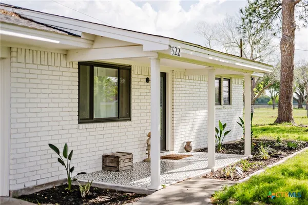 $319,000 | 522 Mulberry Road, Cuero, TX 77954