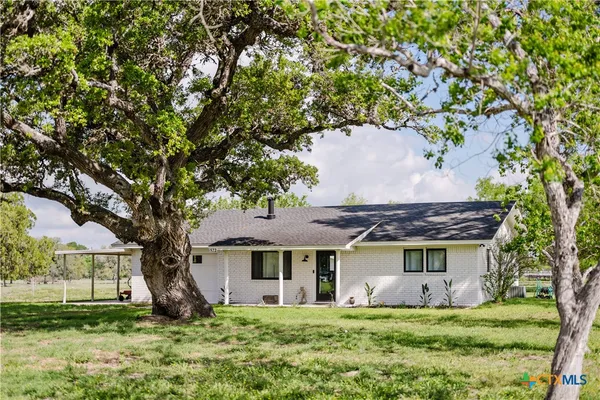 $319,000 | 522 Mulberry Road, Cuero, TX 77954