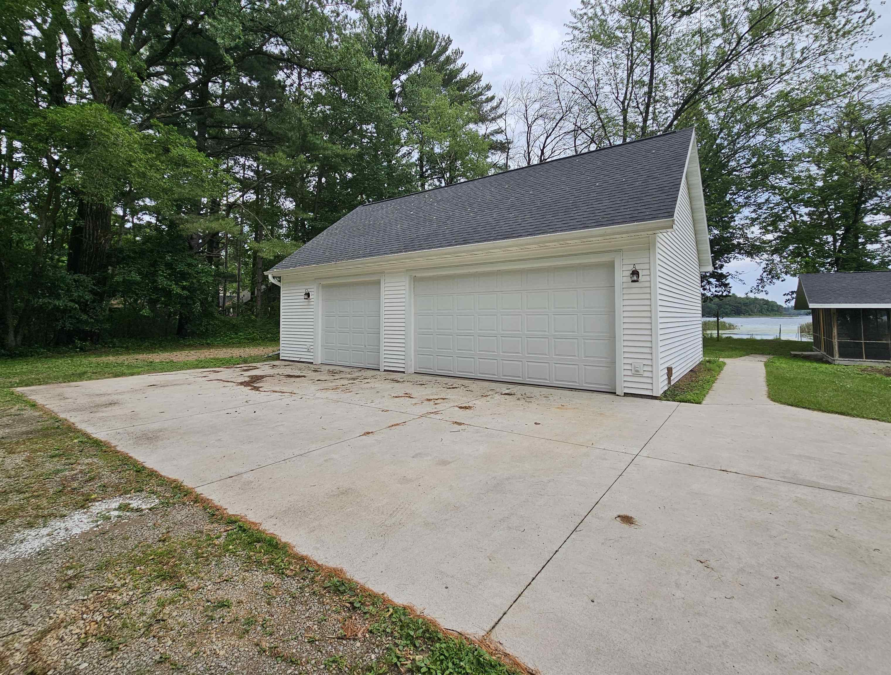 E5897 North Shore Road Weyauwega, WI 54983 - Photo 3 of 29