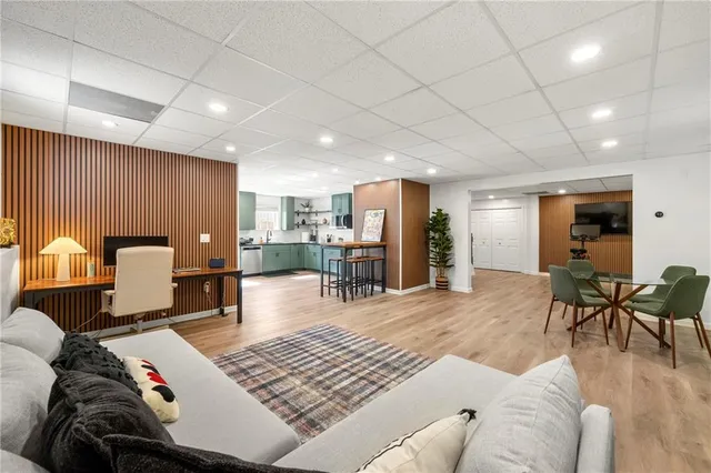 $990,000 | 12579 Huntington Trace, Alpharetta, GA 30005