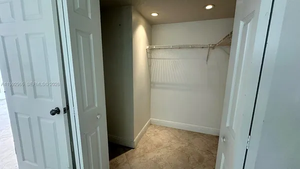 $1,900 | 450 Palm Circle West, Unit 207, Pembroke Pines, FL 33025