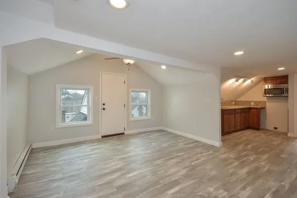 $1,800 | 9 Cottage Court, Unit 3, Middleboro, MA 02346