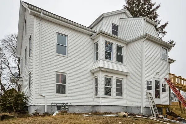 $1,800 | 9 Cottage Court, Unit 3, Middleboro, MA 02346