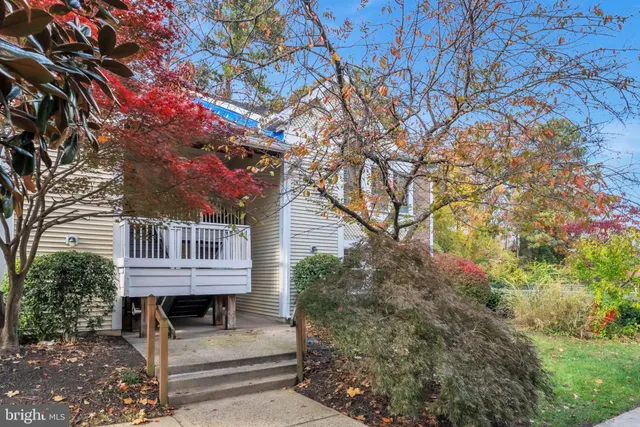 $384,995 | 3379 Lakeside View Drive, Falls Church, VA 22041