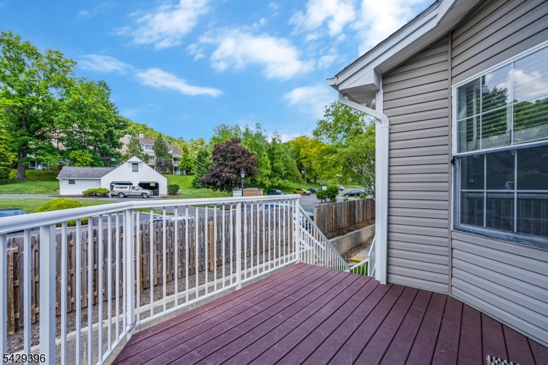 44 Spruce Court Bedminster, NJ 07921 - Photo 2 of 32