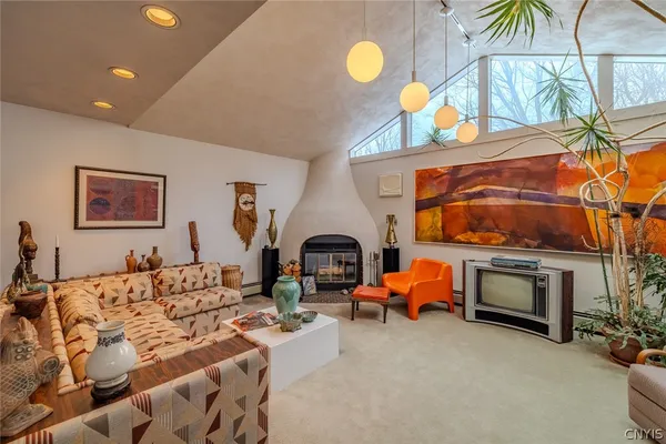 $297,000 | 100 Augusta Drive, Cicero, NY 13212