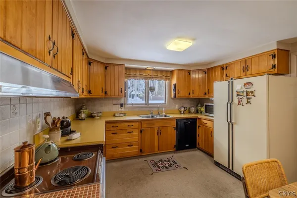 $297,000 | 100 Augusta Drive, Cicero, NY 13212