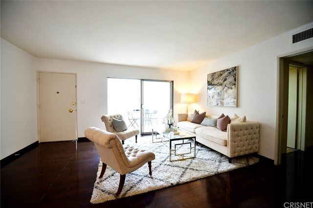 $460,000 | 330 North Howard Street, Unit 204, Glendale, CA 91206