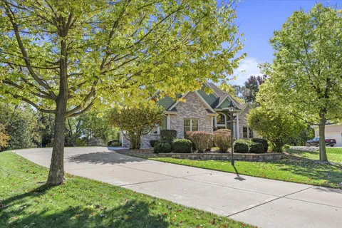 $739,999 | N54W16055 Westwind Drive, Menomonee Falls, WI 53051