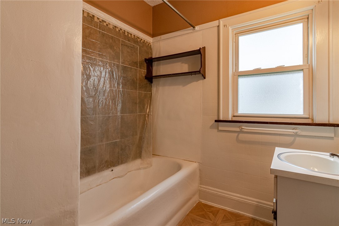 4487 Broadview Road Cleveland, OH 44109 - Photo 15 of 35