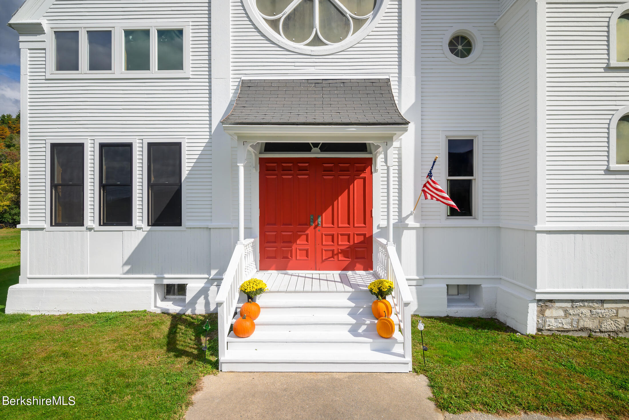 3310 Vt Route Pownal, VT 05261 - Photo 5 of 48 The original double front door