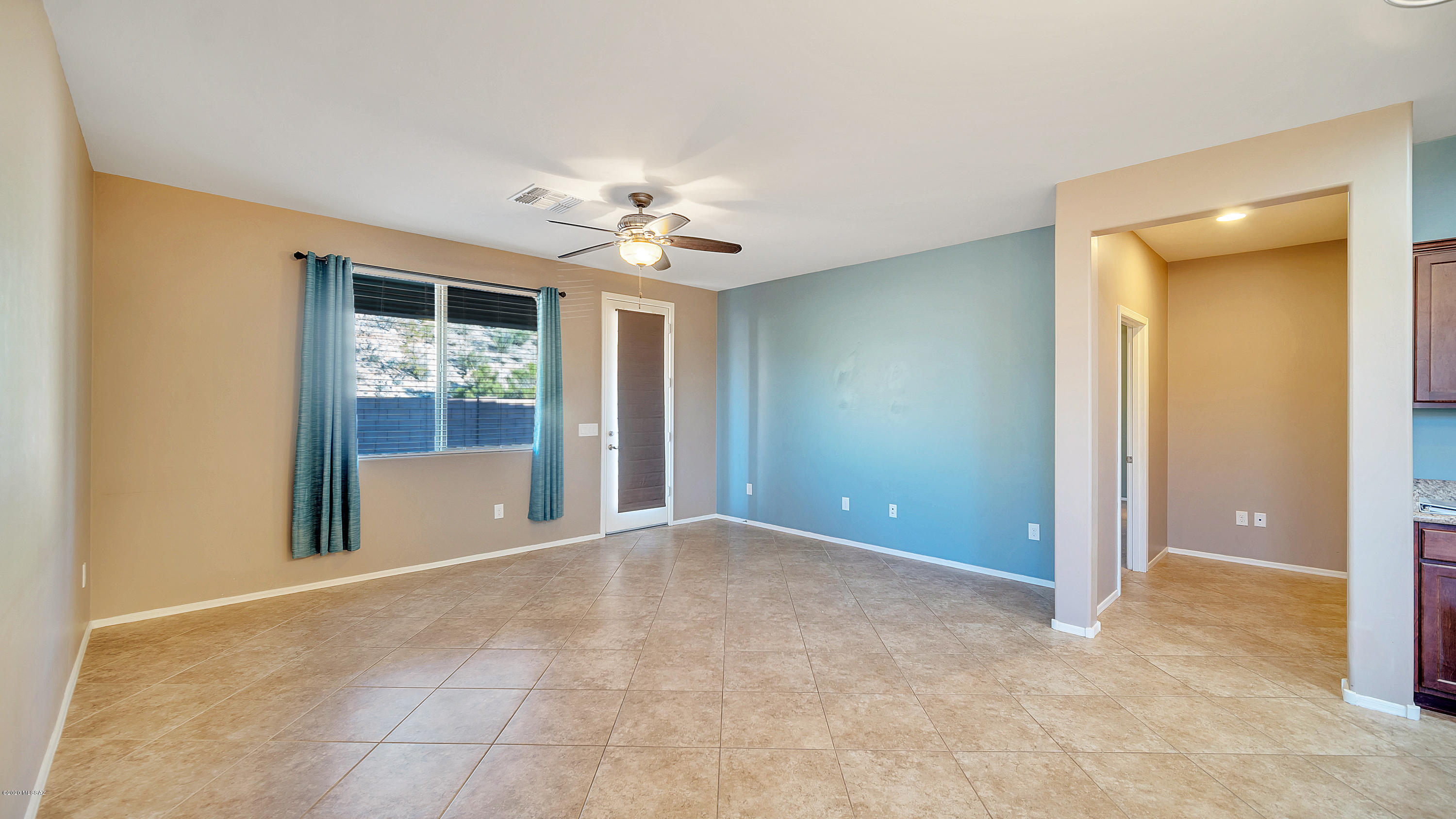39049 South Running Roses Lane Tucson, AZ 85739 - Photo 3 of 33