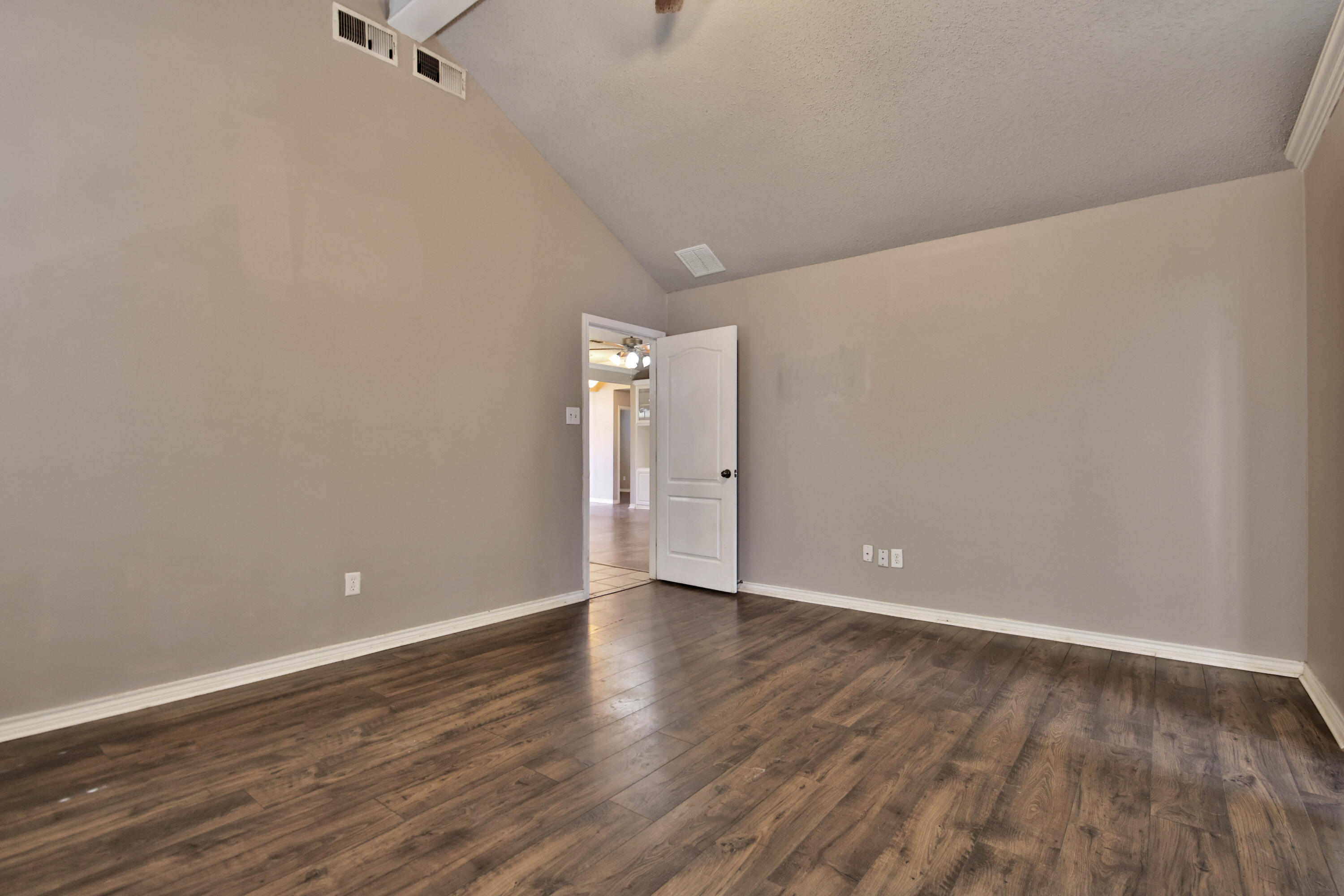 6501 87th Street Lubbock, TX 79424 - Photo 13 of 28 IMG_3027
