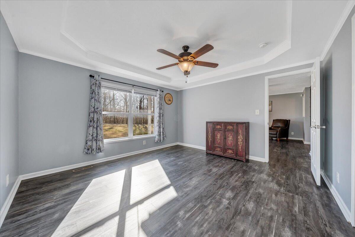 1309 Gate Lane Moneta, VA 24121 - Photo 13 of 35 19-MIB09435