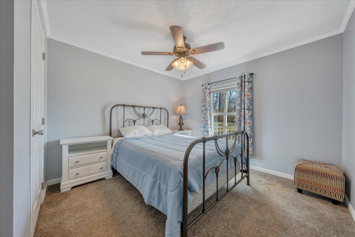 1309 Gate Lane Moneta, VA 24121 - Photo 18 of 35 24-MIB09426