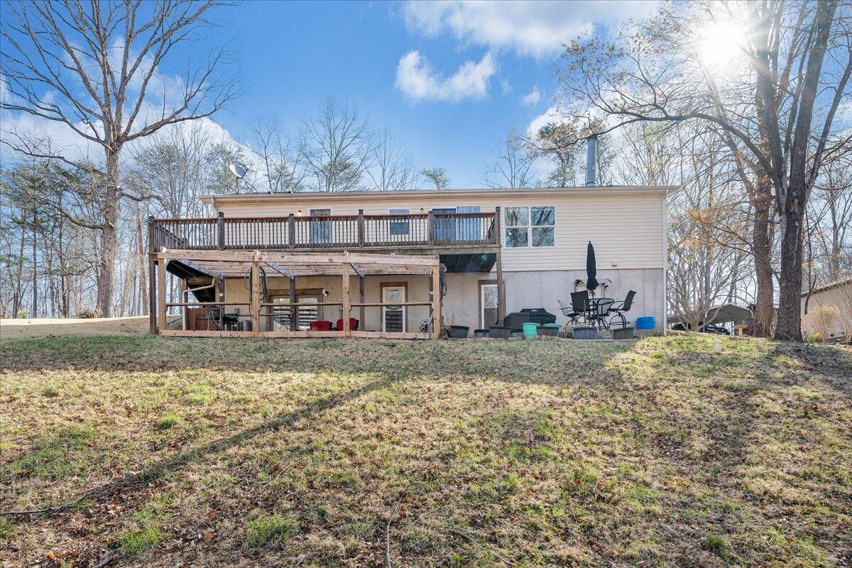 1309 Gate Lane Moneta, VA 24121 - Photo 32 of 35 41-MIB09492