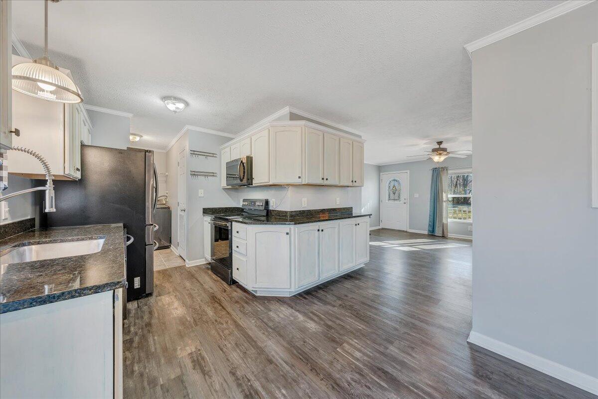 1309 Gate Lane Moneta, VA 24121 - Photo 6 of 35 10-MIB09396