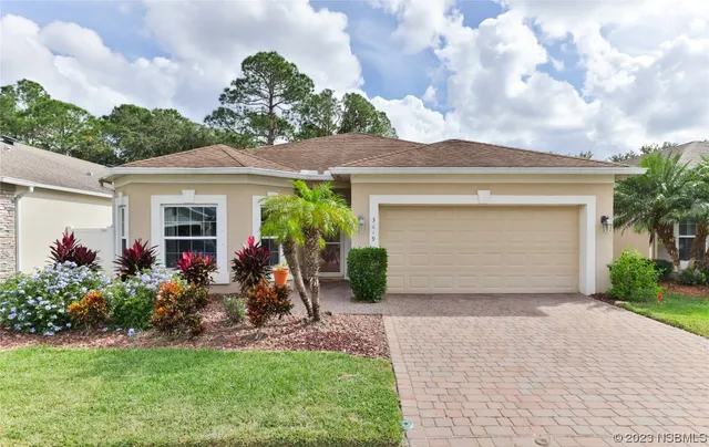 a front view of house with yard