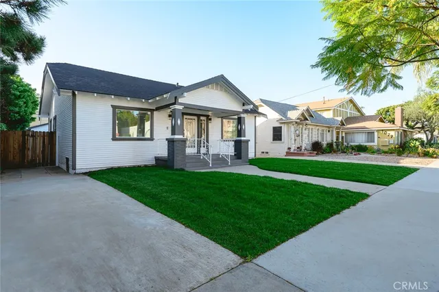 $929,900 | 1065 Bennett Avenue, Long Beach, CA 90804