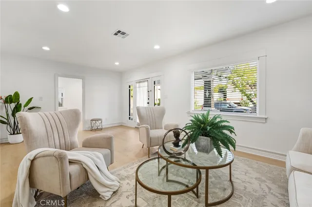 $929,900 | 1065 Bennett Avenue, Long Beach, CA 90804