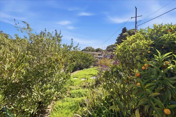 $995,000 | 17 Los Encinos Drive, Del Rey Oaks, CA 93940