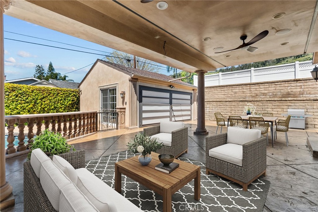 931 University Avenue Burbank, CA 91504 - Photo 41 of 49 a living room with furniture and wooden floor