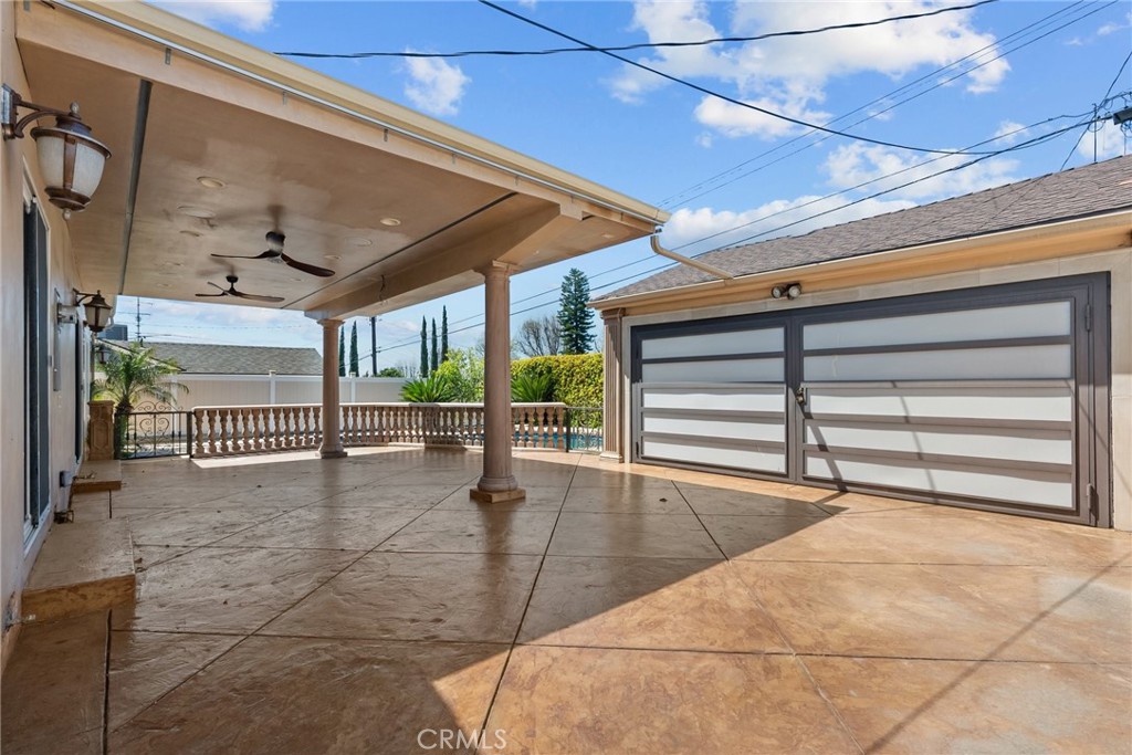 931 University Avenue Burbank, CA 91504 - Photo 43 of 49 a view of a garage