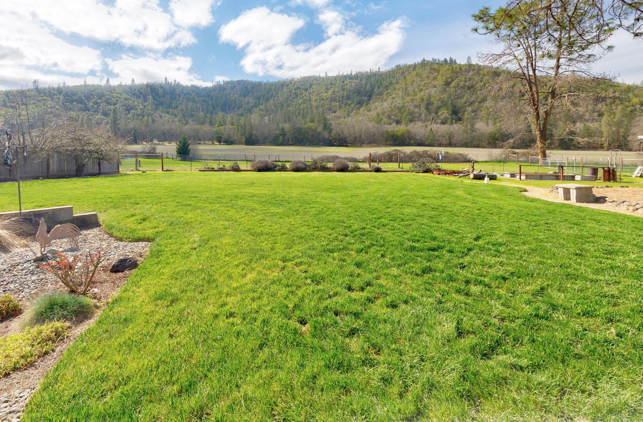 9547 Old Stage Road Central Point, OR 97502 - Photo 23 of 52 23-web-or-mls-9547-old-stage-rd