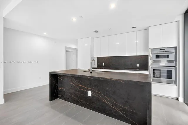 $3,300,000 | 700 Northeast 24th Street, Unit 3801, Miami, FL 33137