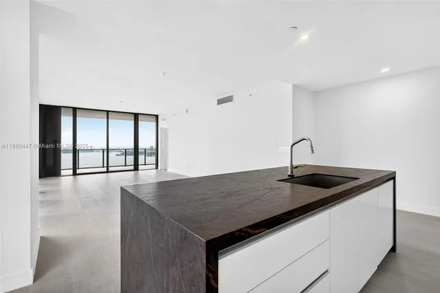 $3,300,000 | 700 Northeast 24th Street, Unit 3801, Miami, FL 33137