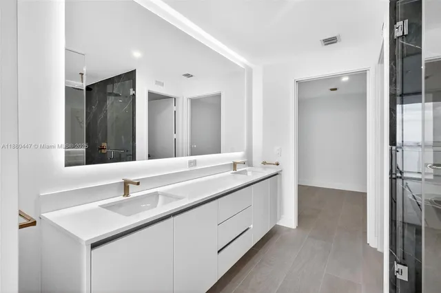 $3,300,000 | 700 Northeast 24th Street, Unit 3801, Miami, FL 33137