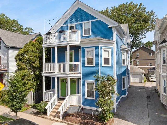 $350,000 | 202 Rochambeau Avenue, Unit 2, Providence, RI 02906