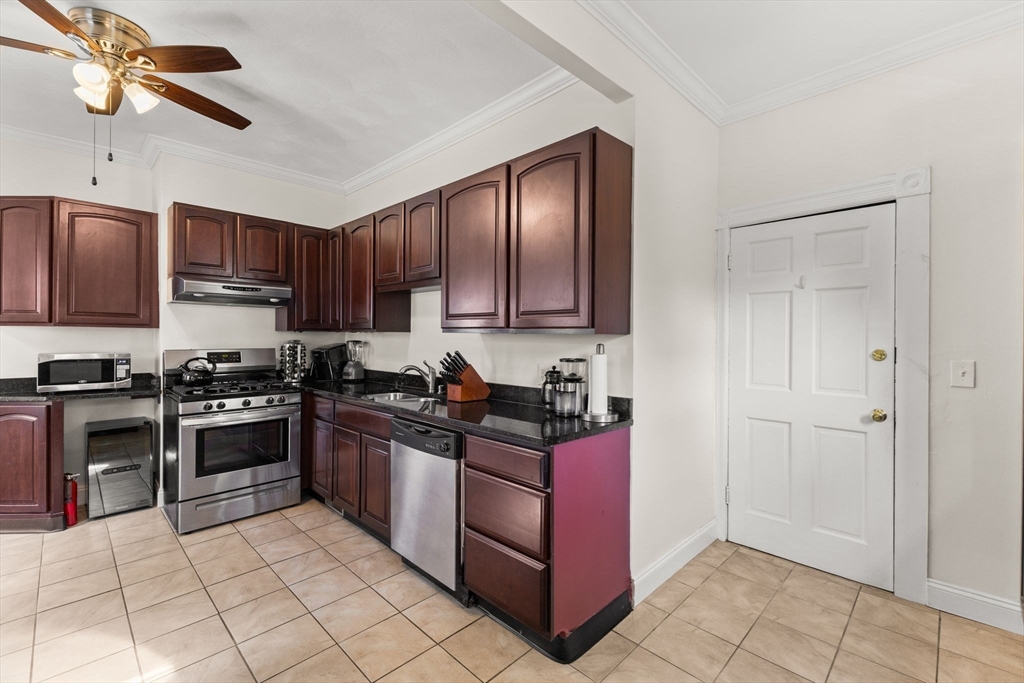 202 Rochambeau Avenue, Unit 2 Providence, RI 02906 - Photo 7 of 34