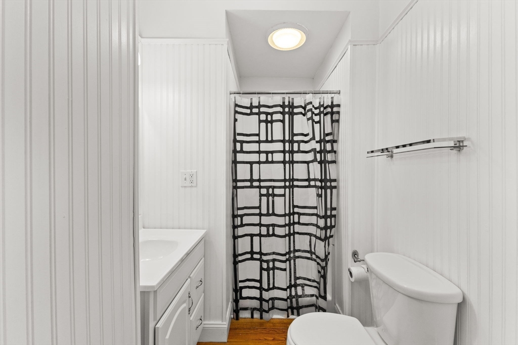 202 Rochambeau Avenue, Unit 2 Providence, RI 02906 - Photo 9 of 34