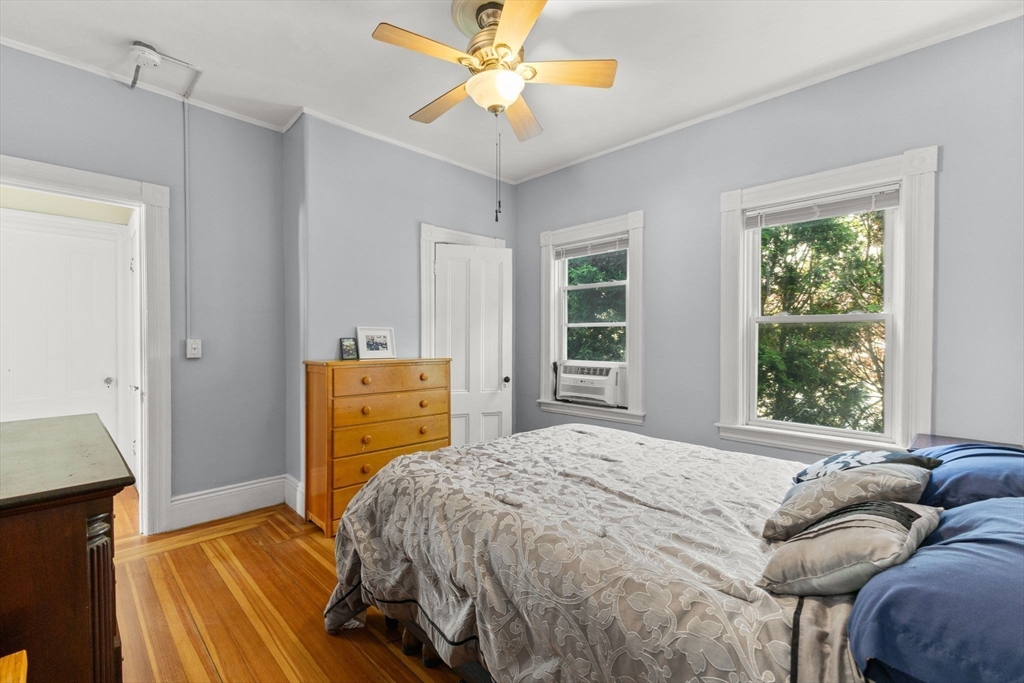 202 Rochambeau Avenue, Unit 2 Providence, RI 02906 - Photo 10 of 34